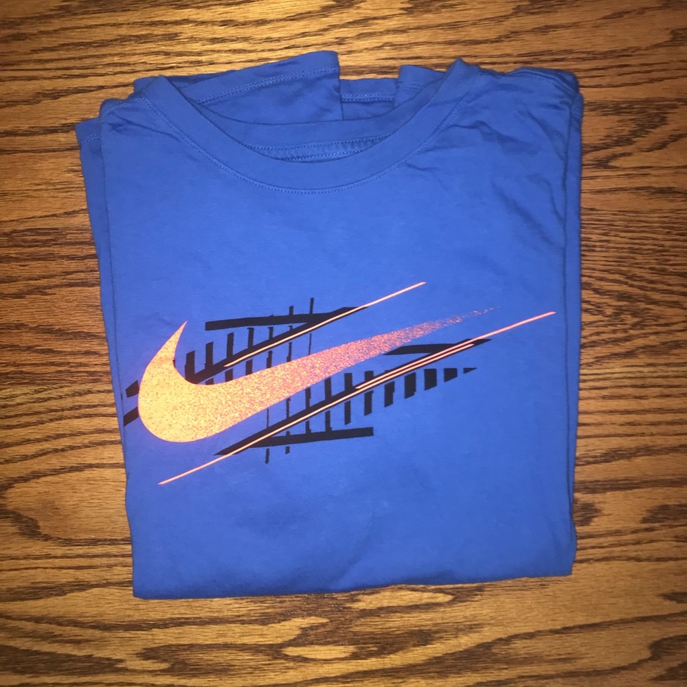 Nike logo graphic T-shirt